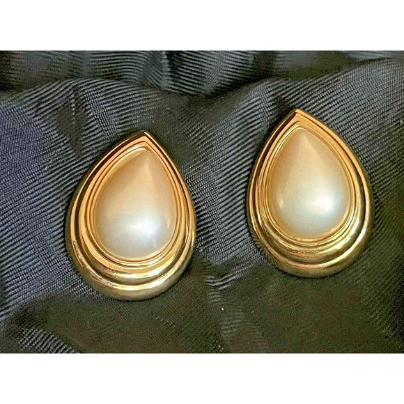 Marvella Jewelry Vintage Marvella Faux Pearl Drop Stud